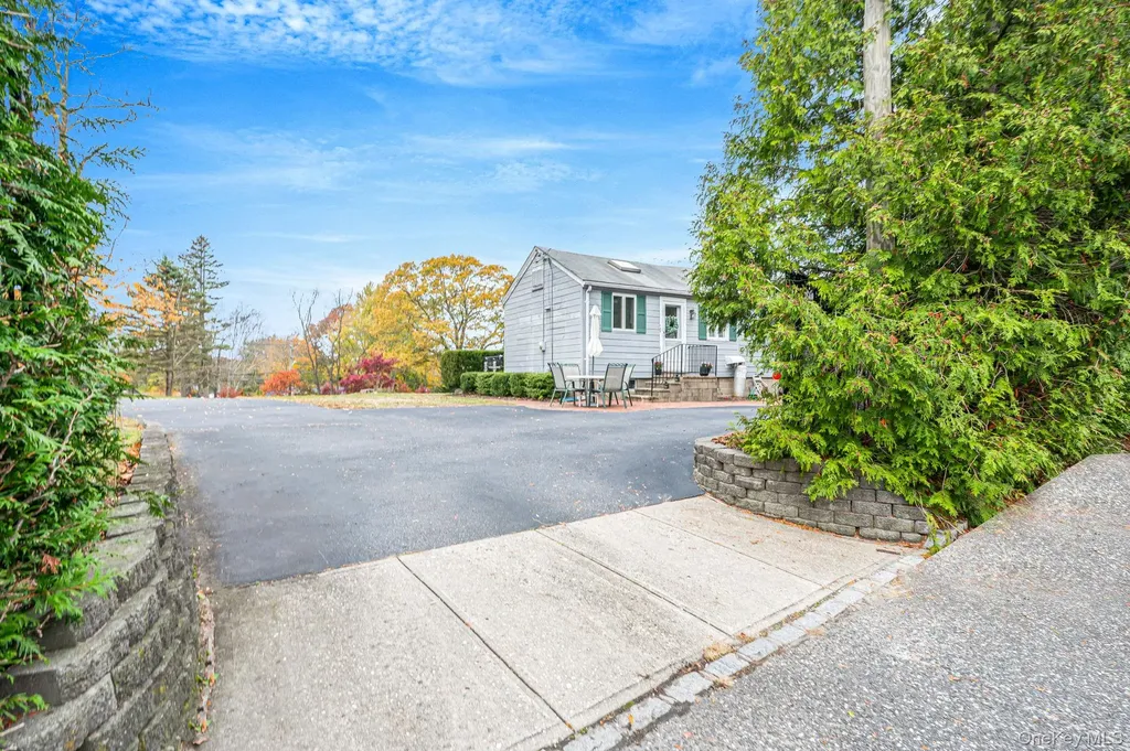 305 Terry Road Smithtown NY 11787