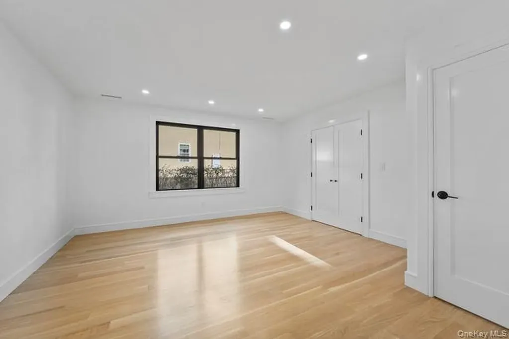 171 Windermere Drive Yonkers NY 10710