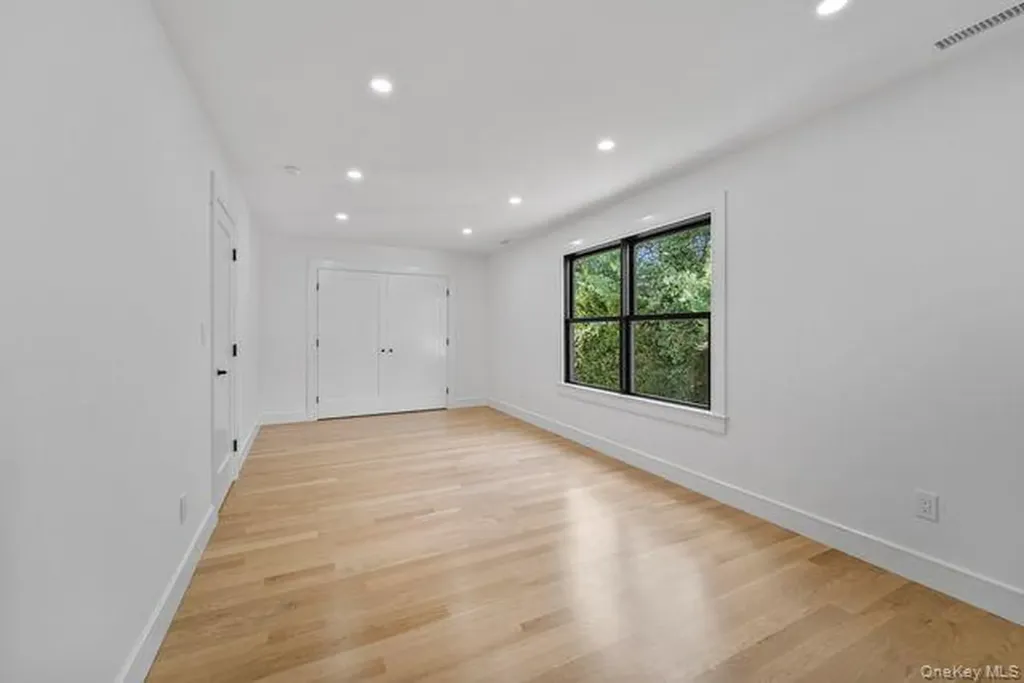 171 Windermere Drive Yonkers NY 10710