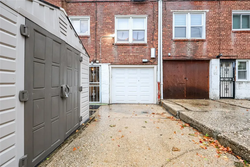 18908 114th Road Saint Albans NY 11412