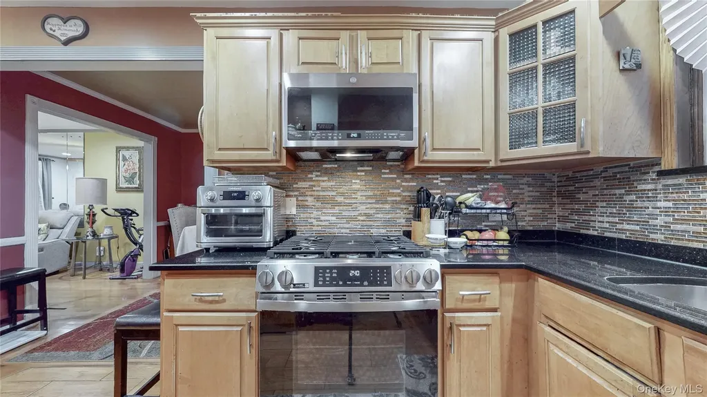 18908 114th Road Saint Albans NY 11412