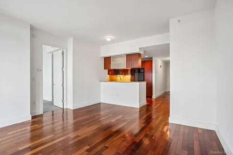 175 Huguenot Street New Rochelle NY 10801