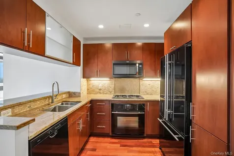 175 Huguenot Street New Rochelle NY 10801