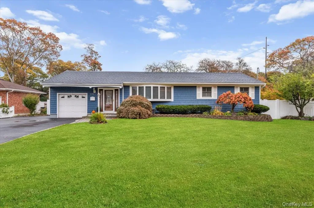 1321 Manor Lane Bay Shore NY 11706