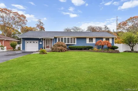 1321 Manor Lane Bay Shore NY 11706