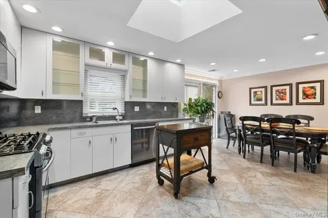 1321 Manor Lane Bay Shore NY 11706