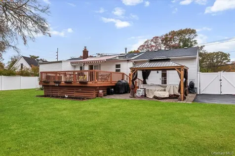 1321 Manor Lane Bay Shore NY 11706