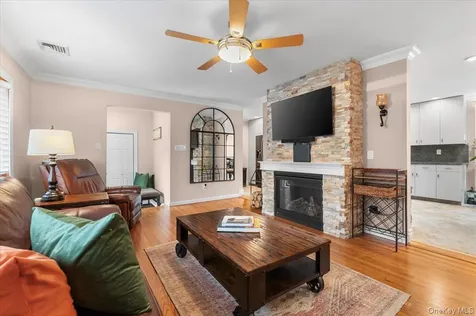 1321 Manor Lane Bay Shore NY 11706
