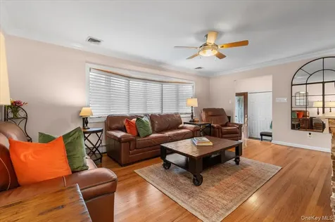 1321 Manor Lane Bay Shore NY 11706