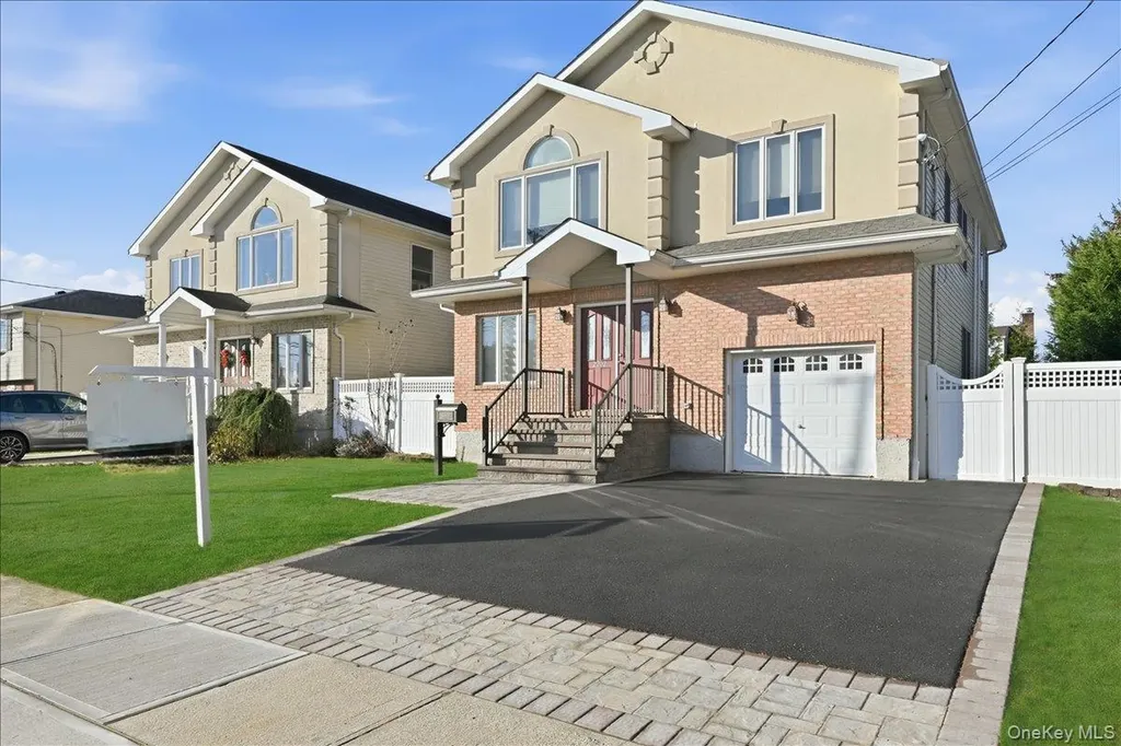 2202 Beech Street Wantagh NY 11793