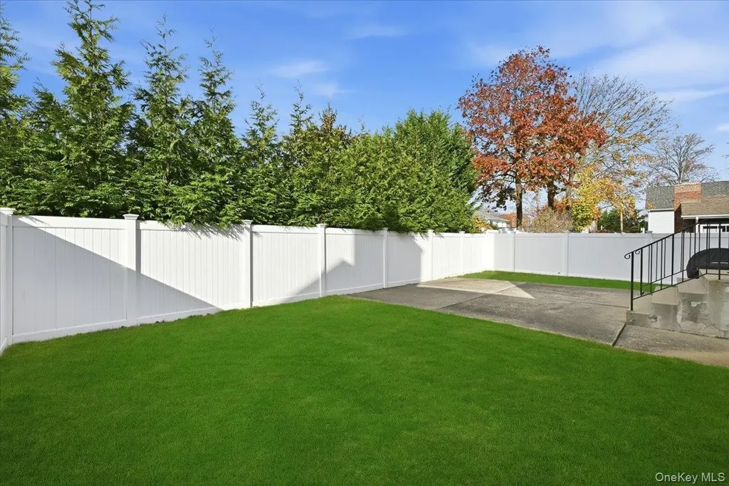2202 Beech Street Wantagh NY 11793