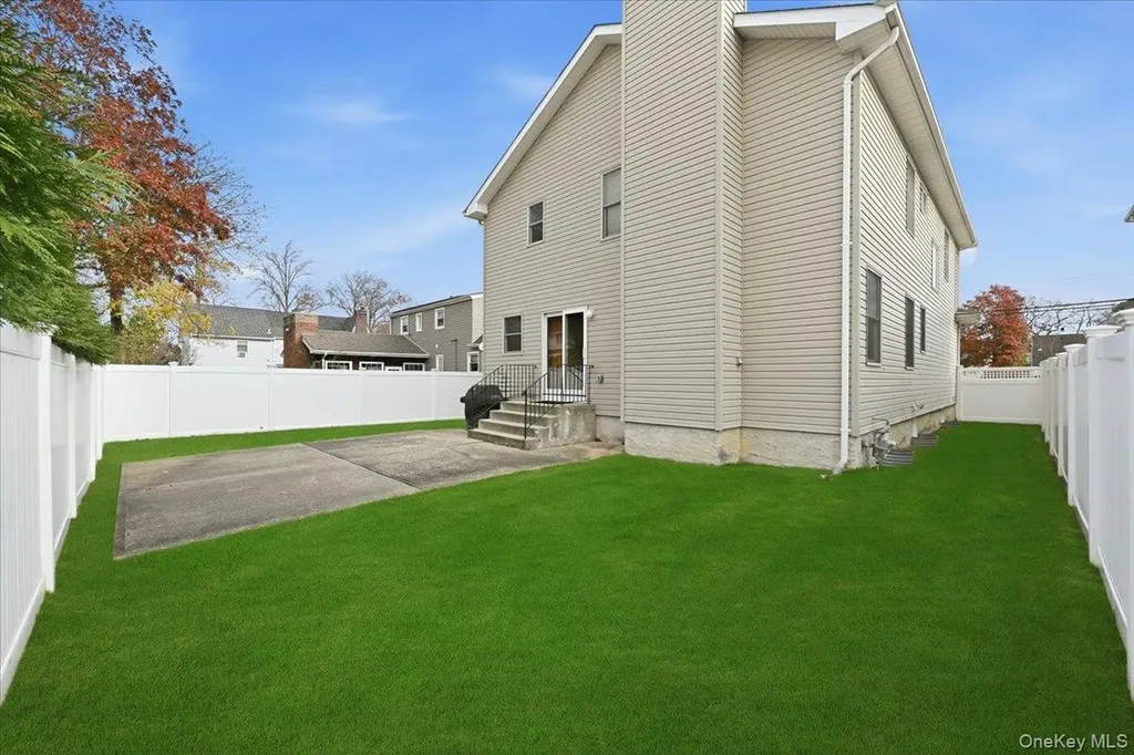 2202 Beech Street Wantagh NY 11793