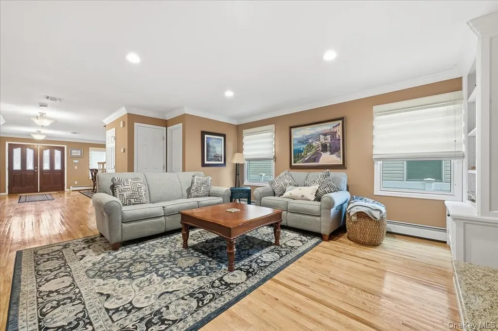 2202 Beech Street Wantagh NY 11793