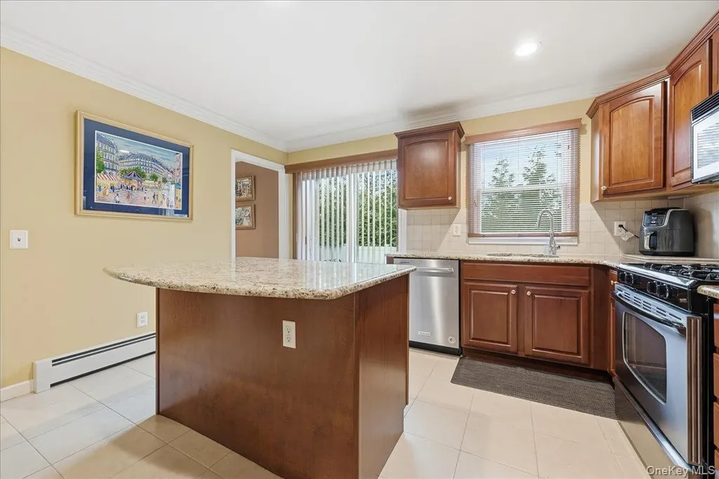 2202 Beech Street Wantagh NY 11793