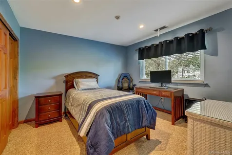94 Hampton Vista Drive Manorville NY 11949
