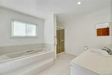 94 Hampton Vista Drive Manorville NY 11949
