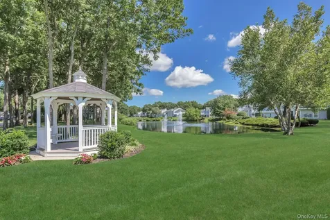 94 Hampton Vista Drive Manorville NY 11949