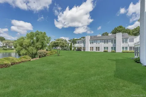94 Hampton Vista Drive Manorville NY 11949