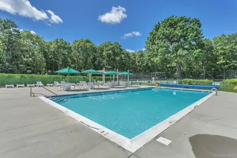 94 Hampton Vista Drive Manorville NY 11949