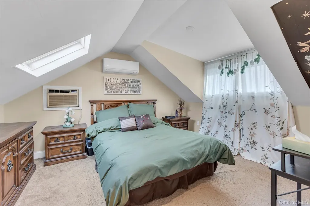 84 Cedar Street Islip NY 11751