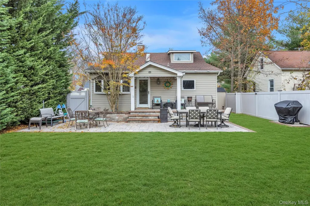 84 Cedar Street Islip NY 11751