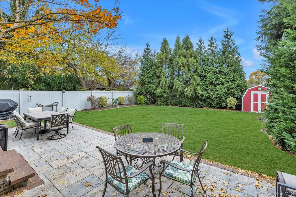 84 Cedar Street Islip NY 11751