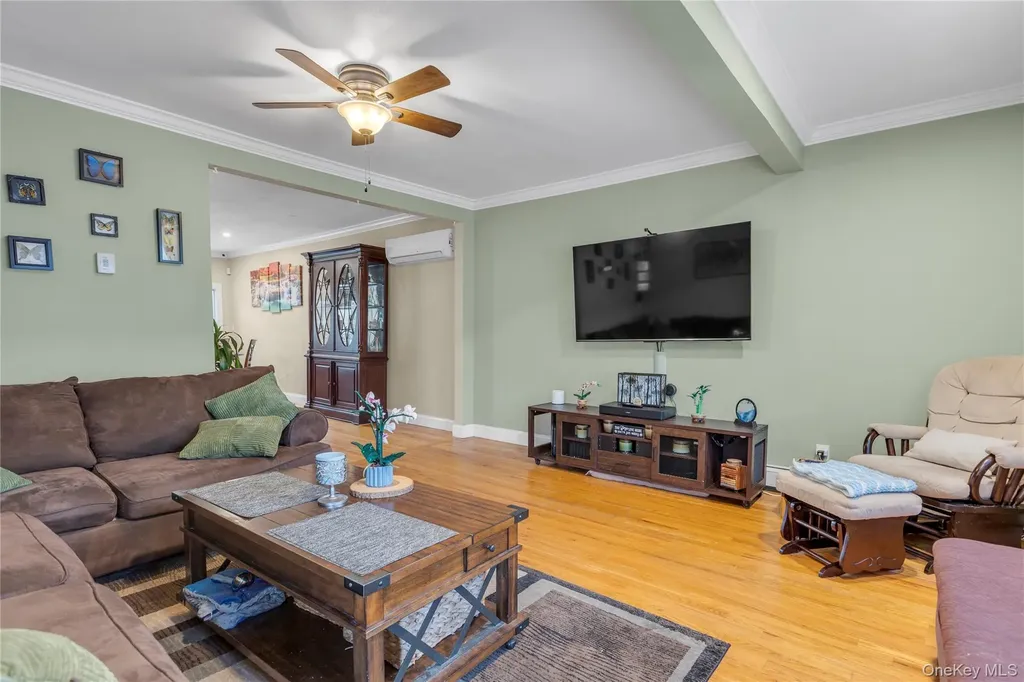 84 Cedar Street Islip NY 11751