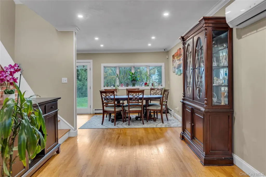 84 Cedar Street Islip NY 11751