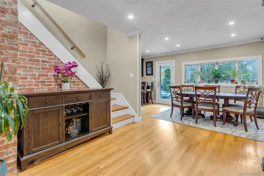 84 Cedar Street Islip NY 11751