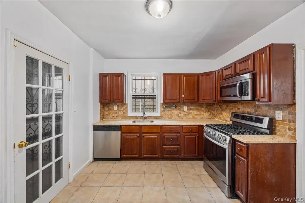 1787 Randall Avenue Bronx NY 10473