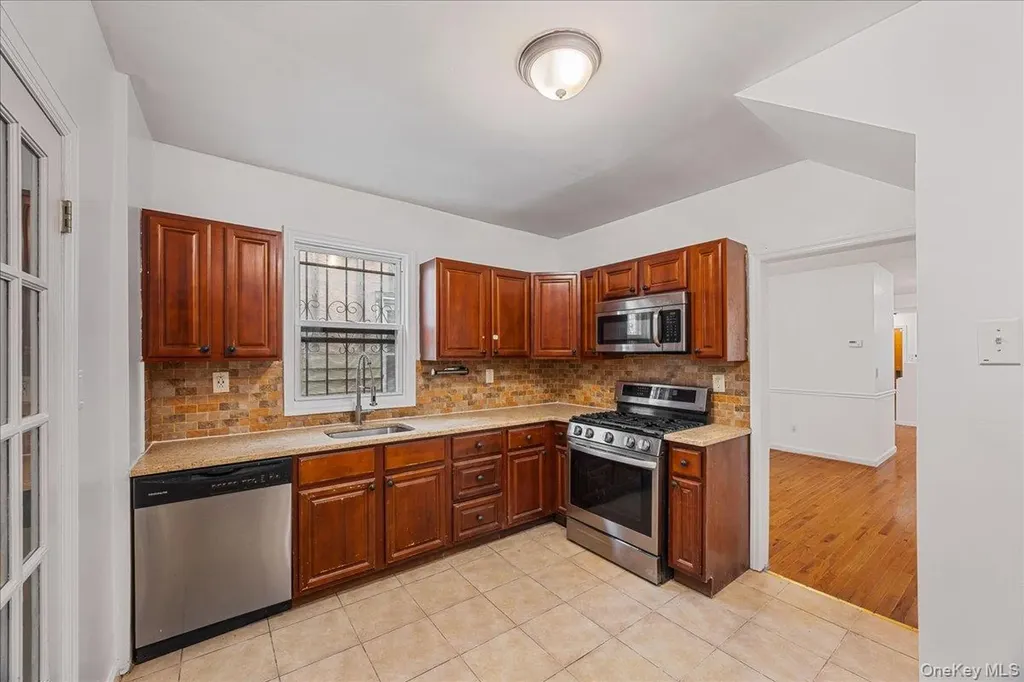 1787 Randall Avenue Bronx NY 10473