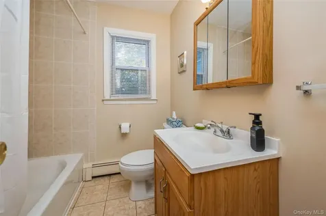 7 W Bay Shore Road Bay Shore NY 11706