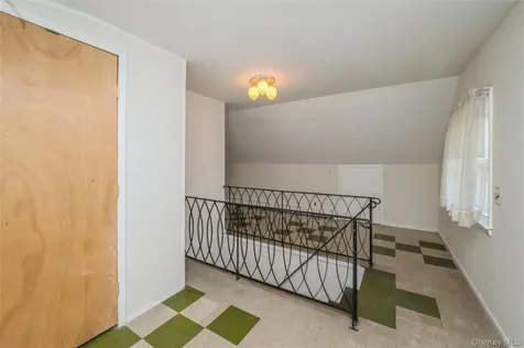 7 W Bay Shore Road Bay Shore NY 11706