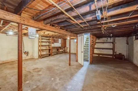 7 W Bay Shore Road Bay Shore NY 11706