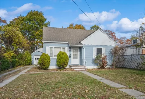 7 W Bay Shore Road Bay Shore NY 11706