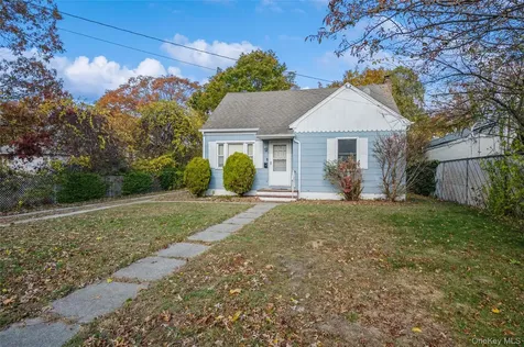 7 W Bay Shore Road Bay Shore NY 11706