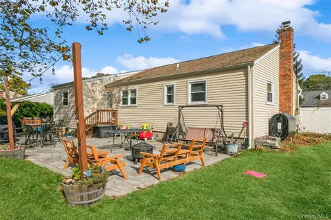 1692 Feureisen Avenue Bohemia NY 11716