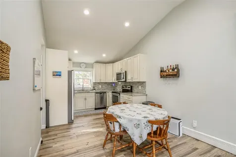 1692 Feureisen Avenue Bohemia NY 11716