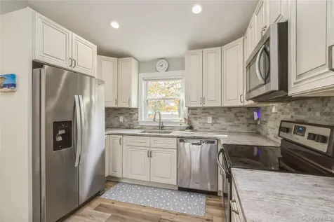 1692 Feureisen Avenue Bohemia NY 11716