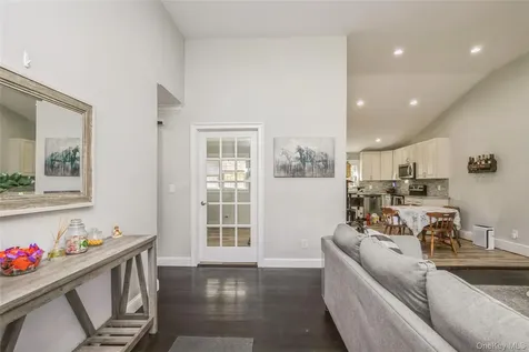 1692 Feureisen Avenue Bohemia NY 11716