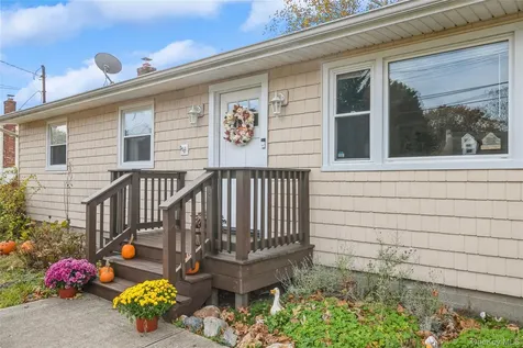 1692 Feureisen Avenue Bohemia NY 11716