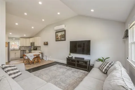 1692 Feureisen Avenue Bohemia NY 11716