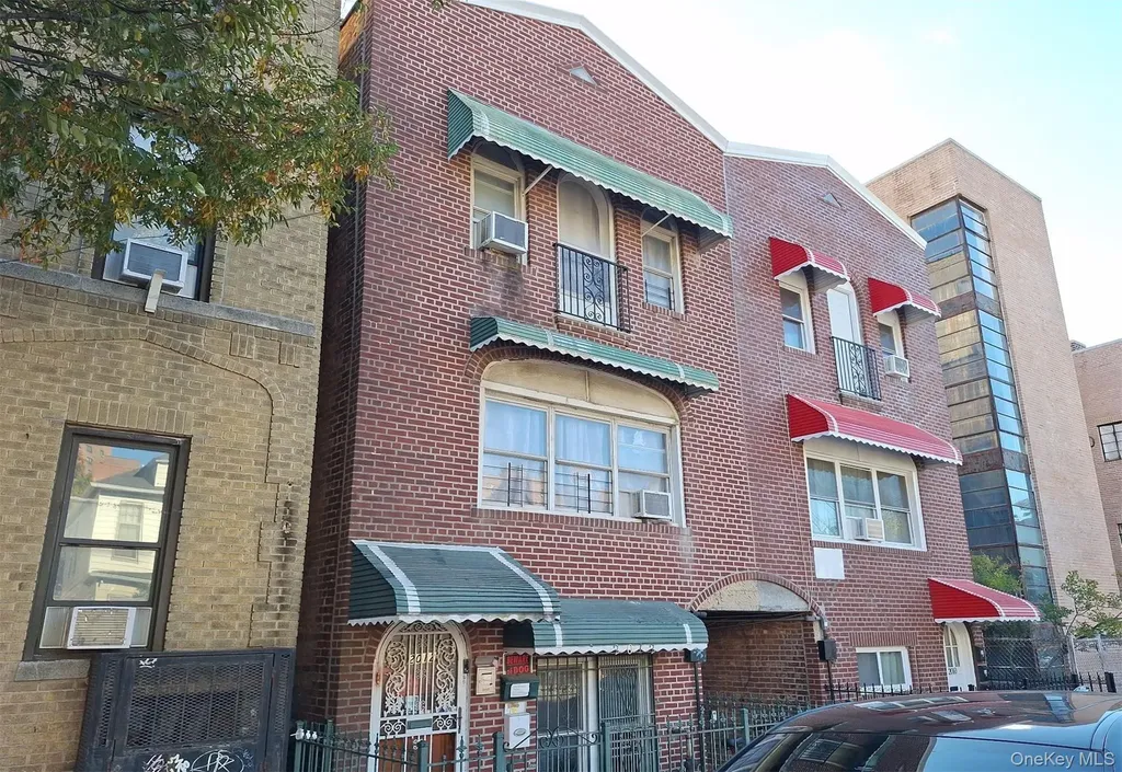 2012 Benedict Avenue Bronx NY 10462