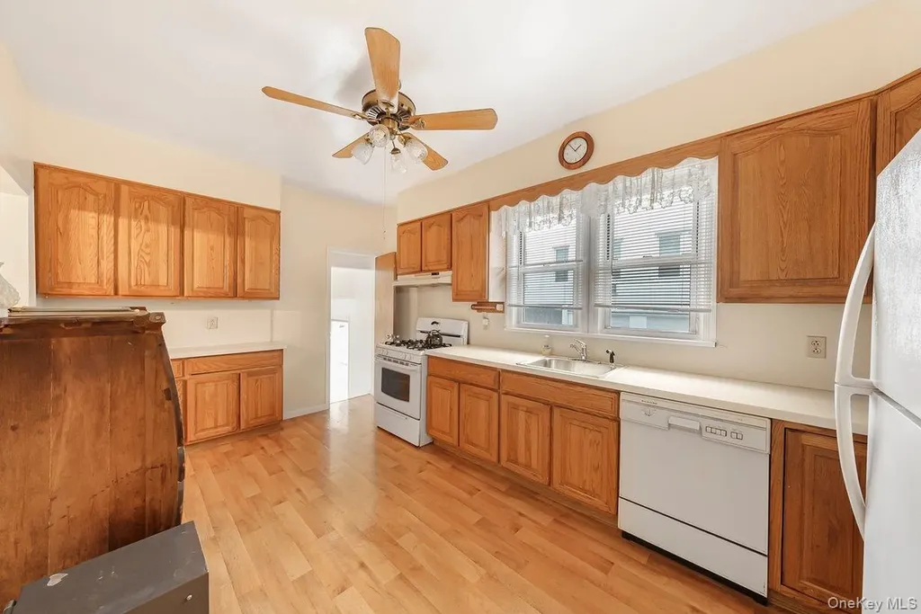 215 East 235th Street Bronx NY 10470