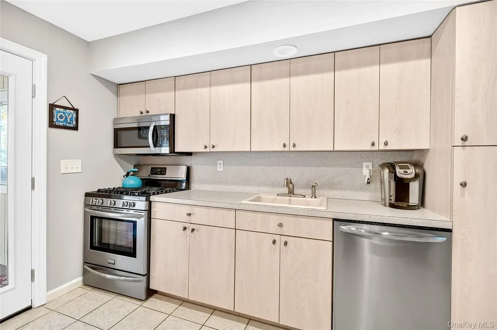 12 Gleason Drive Thiells NY 10984