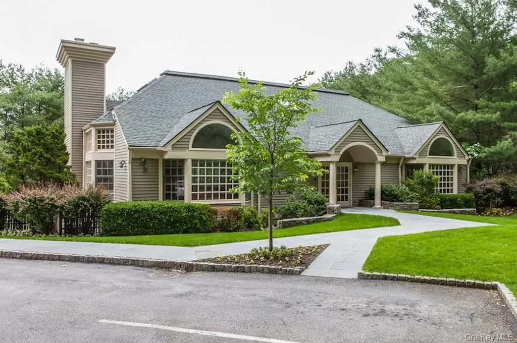 208 Boulder Ridge Road Scarsdale NY 10583