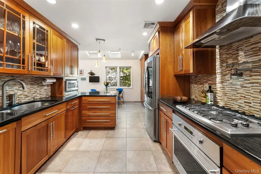 208 Boulder Ridge Road Scarsdale NY 10583