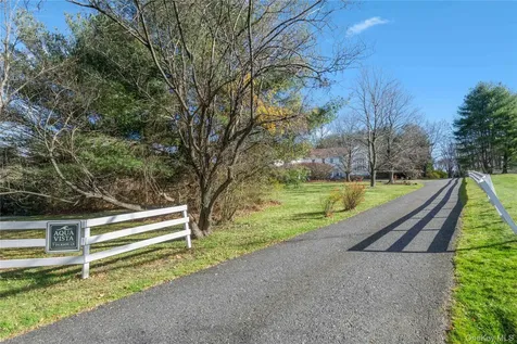 7 Dickson Lane Bedford Corners NY 10549