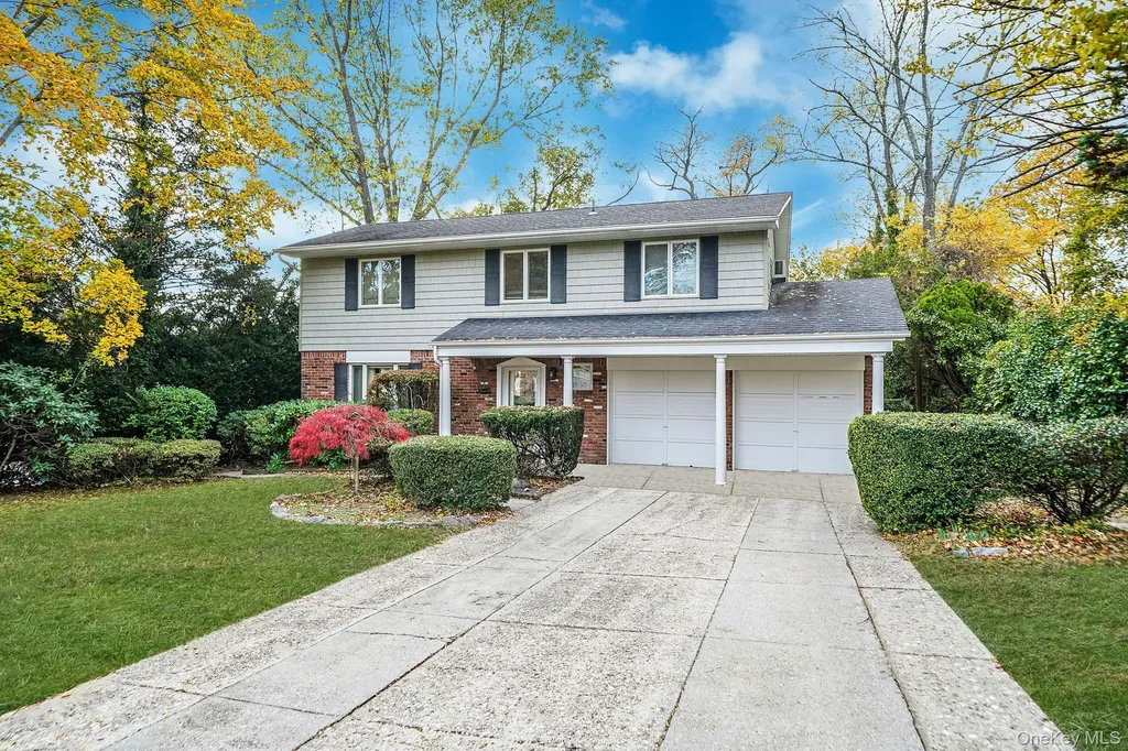 28 Glacier Drive Smithtown NY 11787