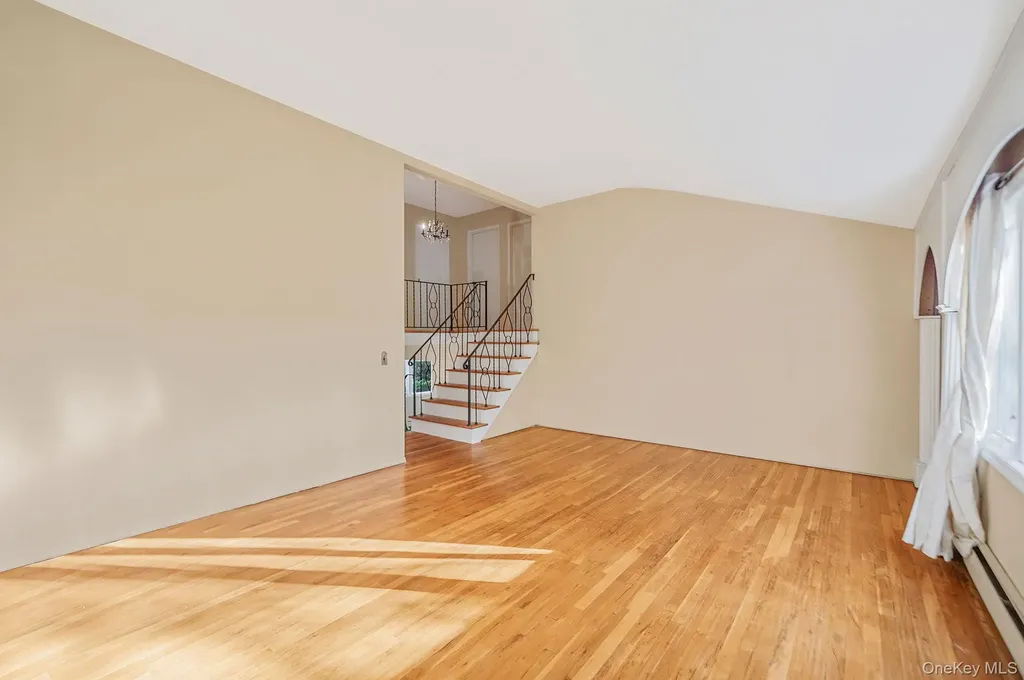 28 Glacier Drive Smithtown NY 11787
